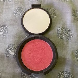 Becca Snapdragon Blush